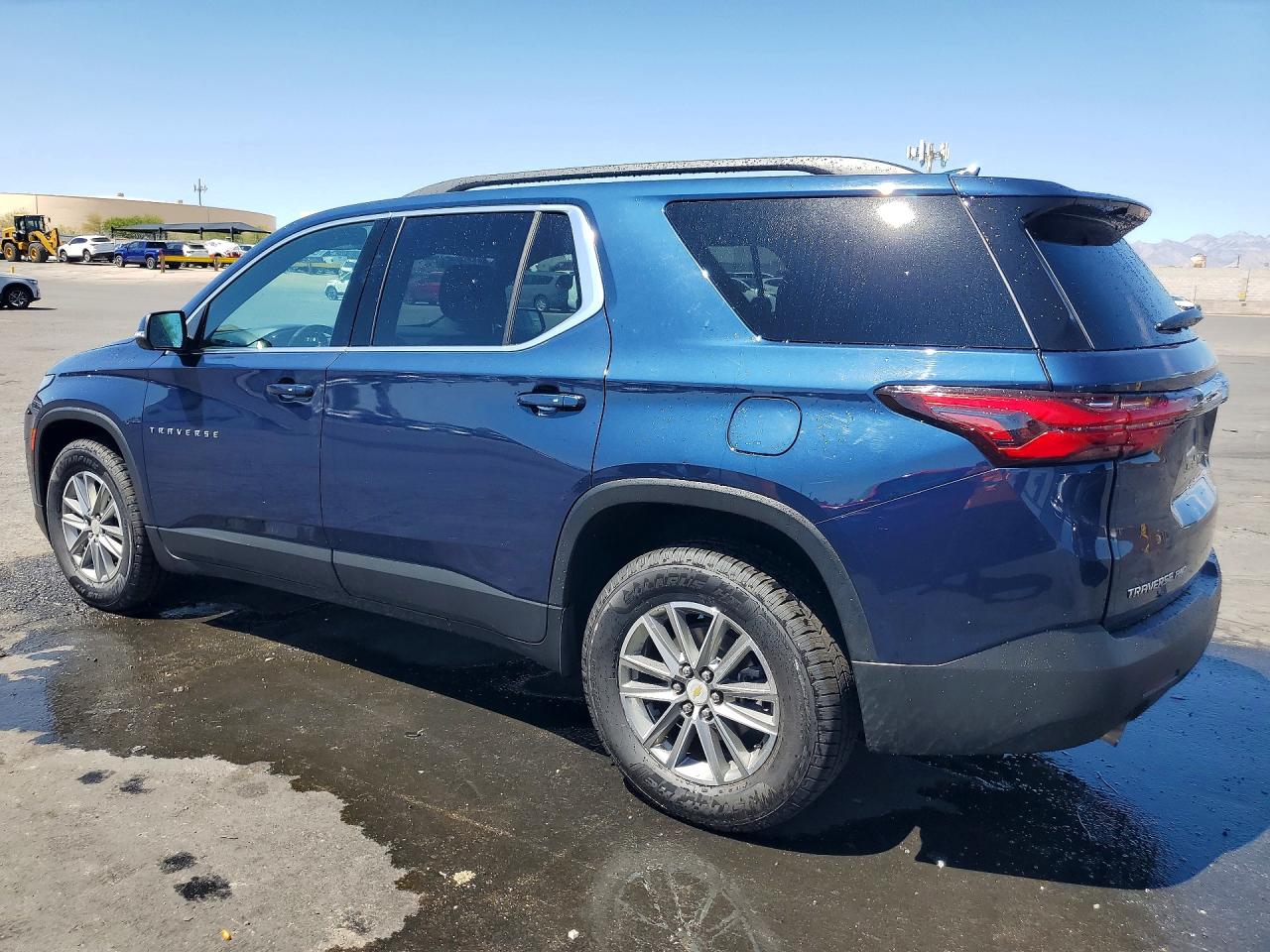 2023 CHEVROLET TRAVERSE LT — снимка 2