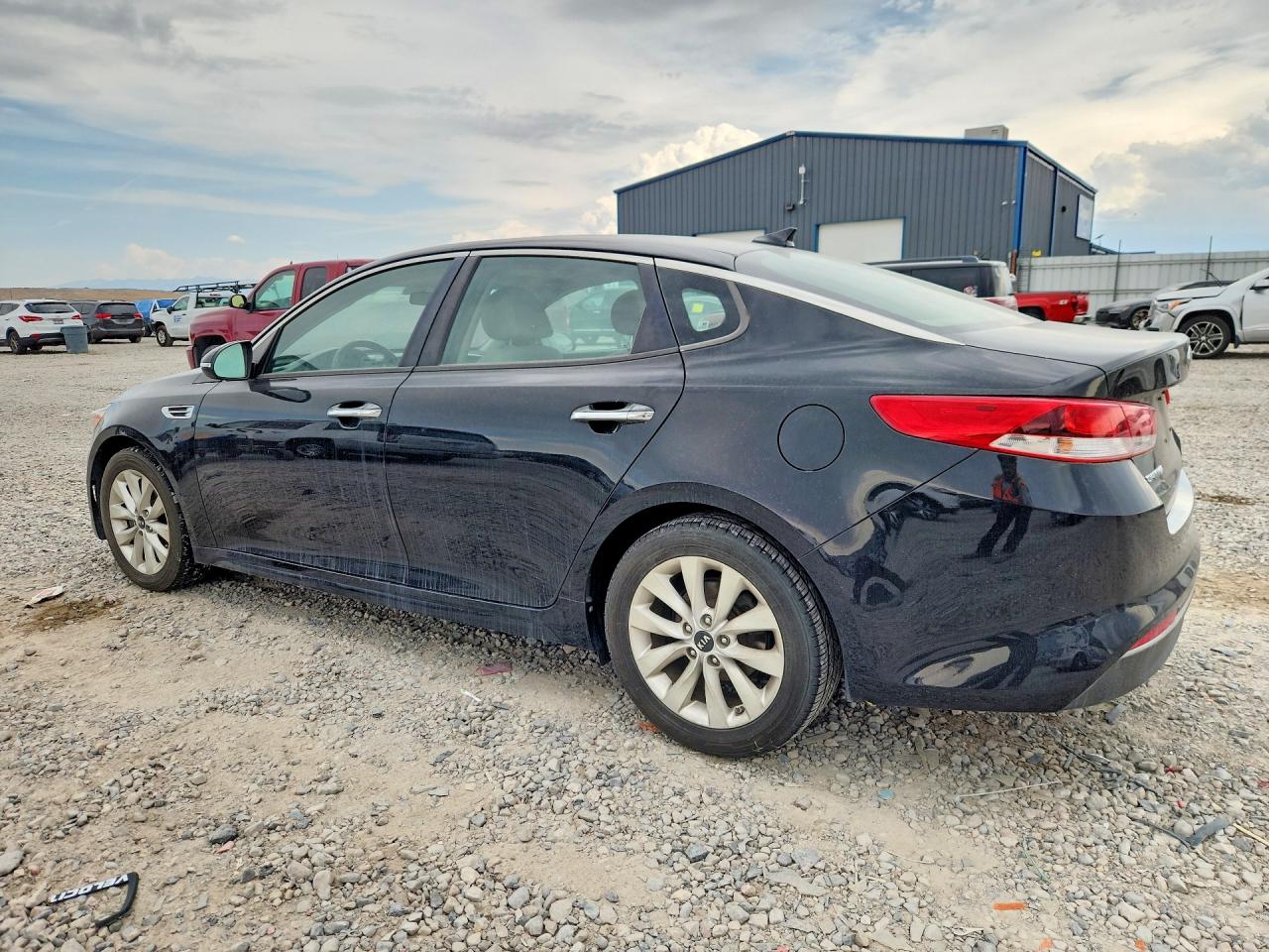 2016 KIA OPTIMA LX — снимка 2