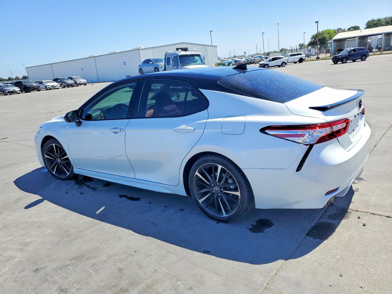 2020 TOYOTA CAMRY XSE — снимка 2