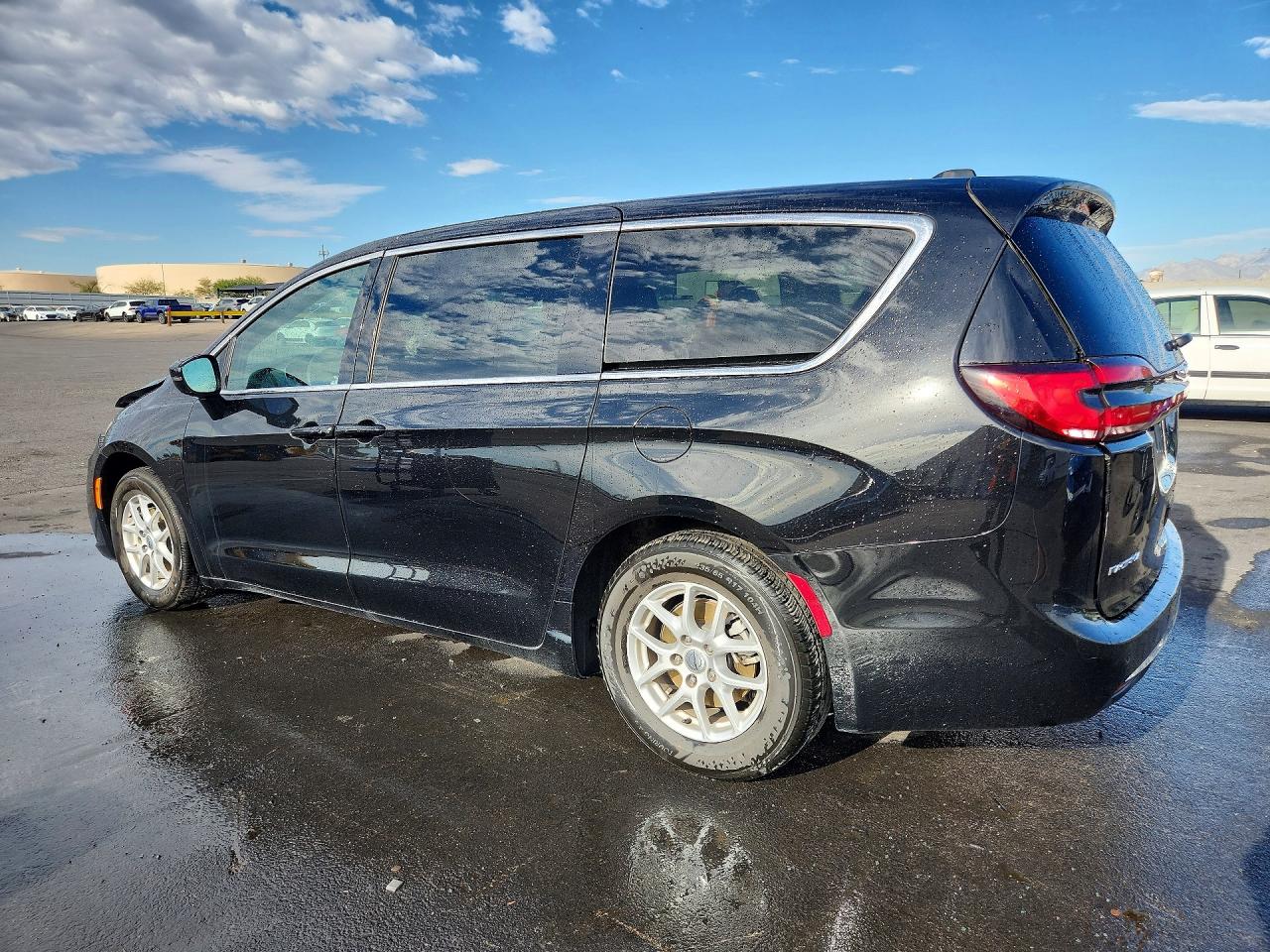 2025 CHRYSLER PACIFICA SELECT — снимка 2