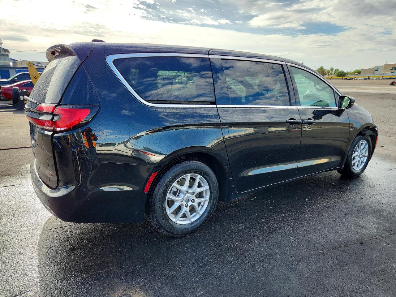 2025 CHRYSLER PACIFICA SELECT — снимка 3