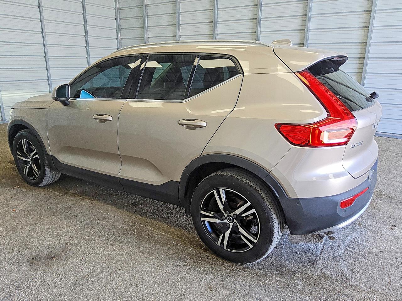2023 VOLVO XC40 PLUS — снимка 2