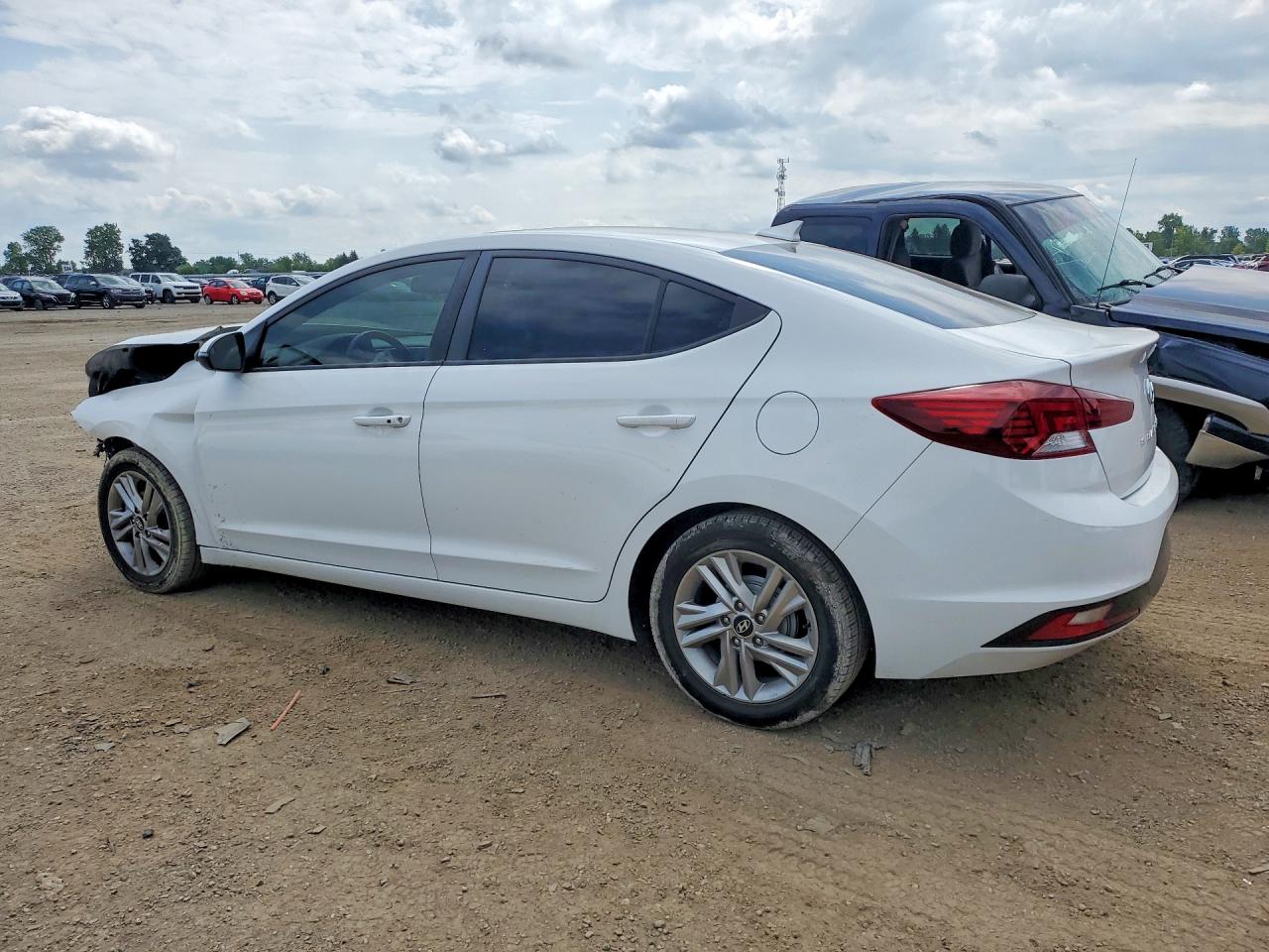 2019 HYUNDAI ELANTRA SEL — снимка 2