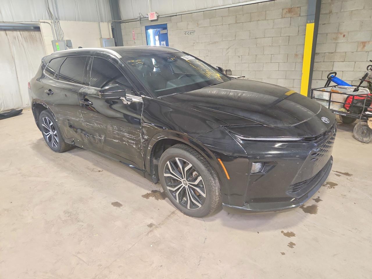 2025 TOYOTA CROWN SIGNIA XLE — снимка 4