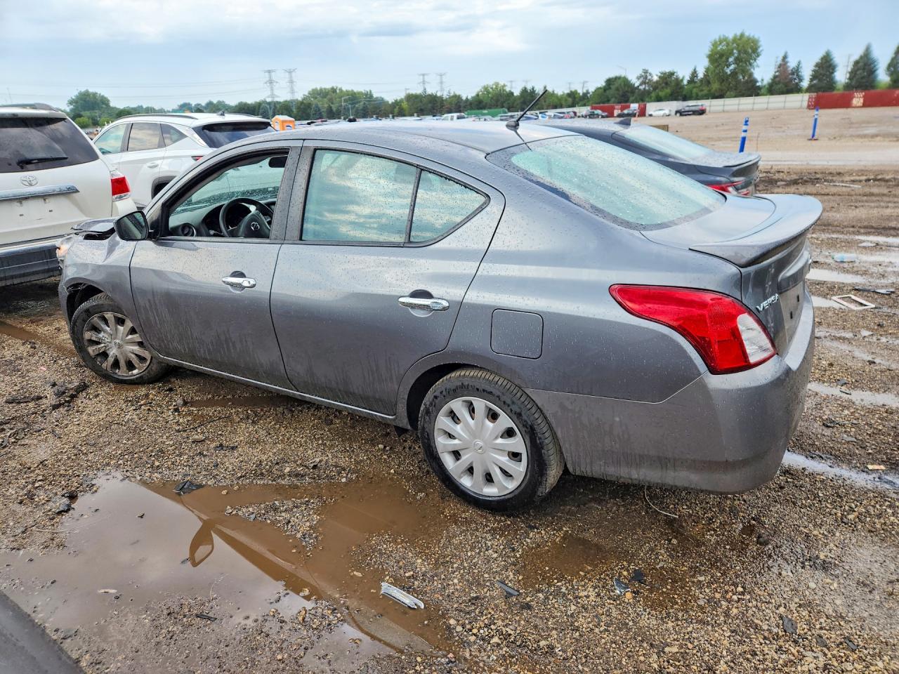 2018 NISSAN VERSA SV — снимка 2