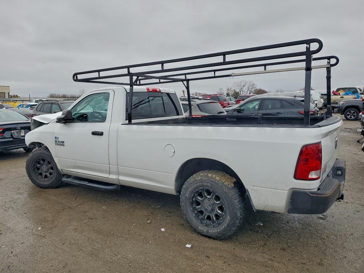 2017 RAM 1500 ST — снимка 2