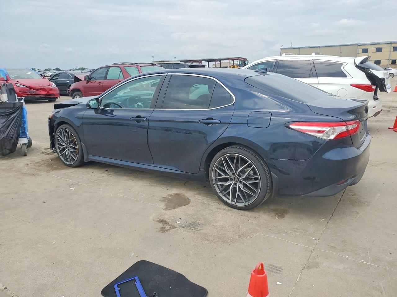 2020 TOYOTA CAMRY LE — снимка 2