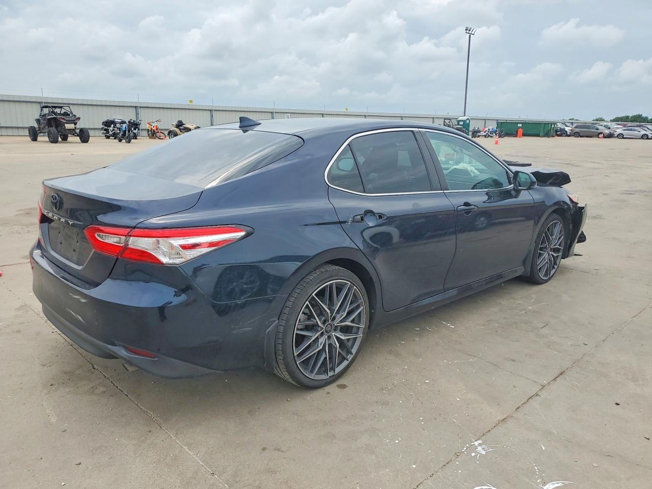 2020 TOYOTA CAMRY LE — снимка 3