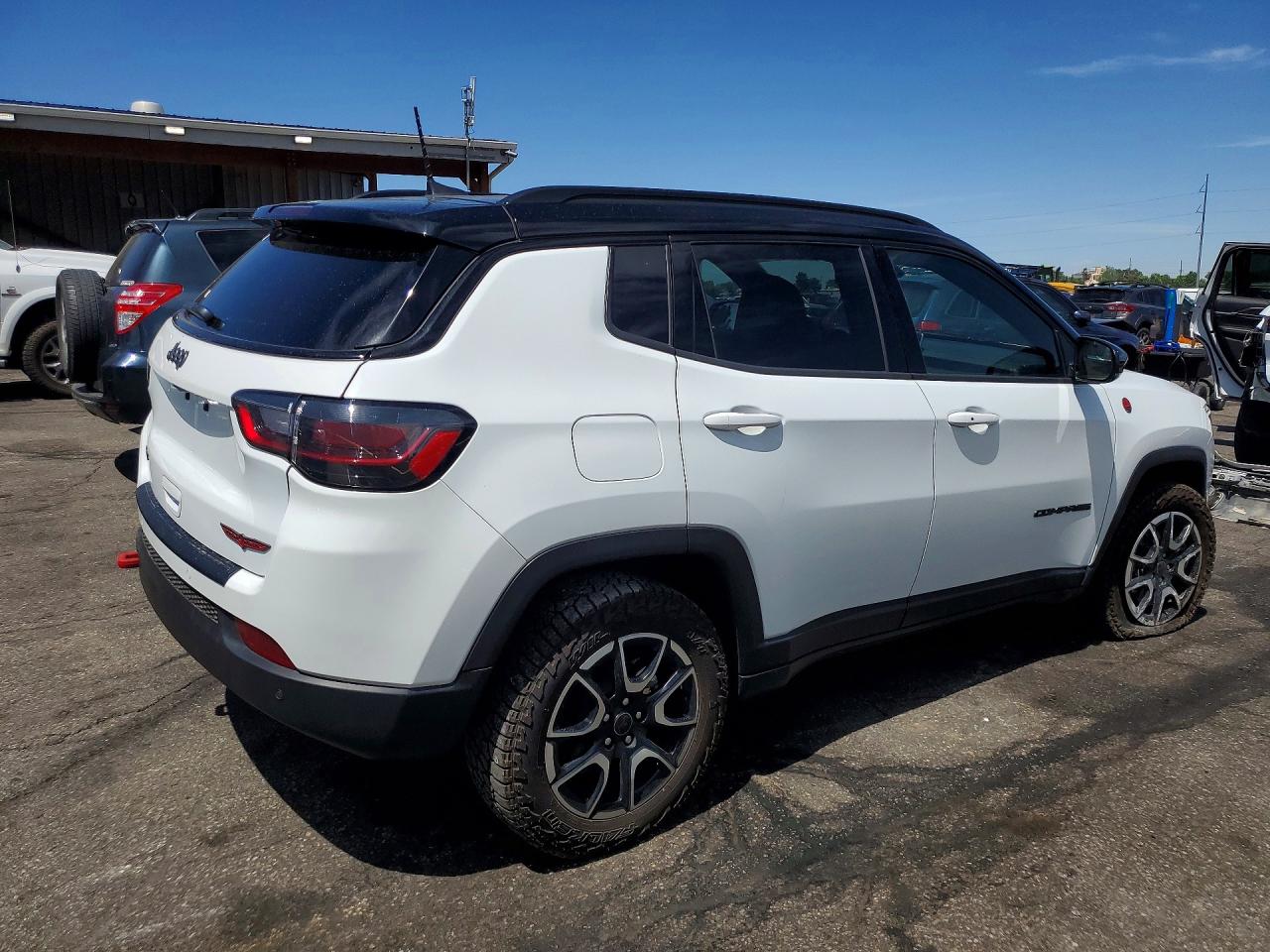 2025 JEEP COMPASS TRAILHAWK — снимка 3