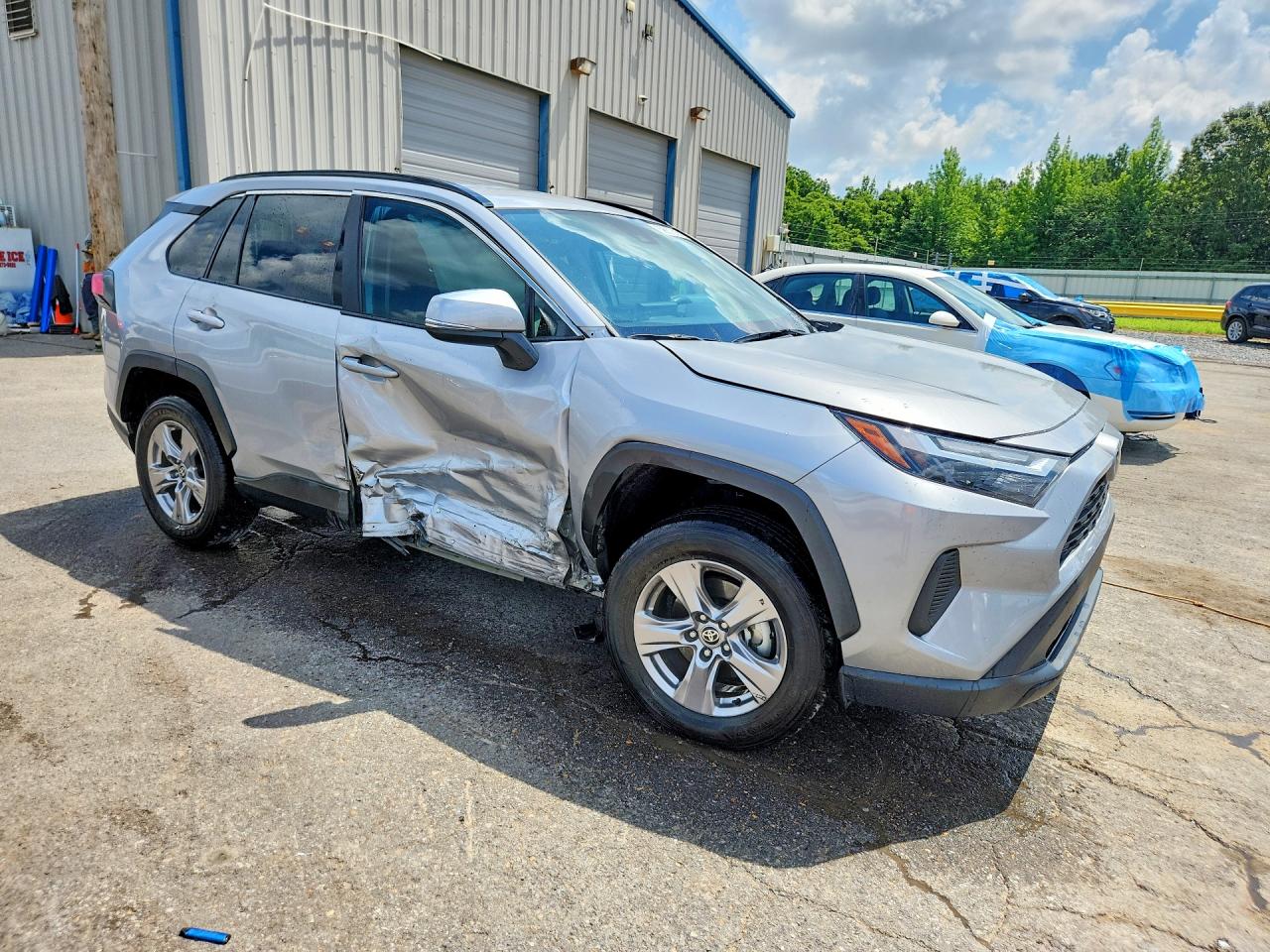 2024 TOYOTA RAV4 XLE — снимка 4