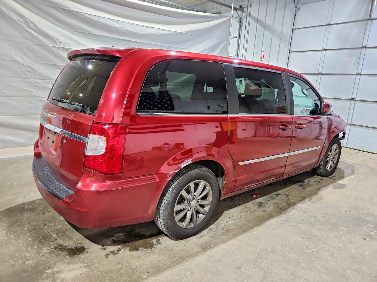 2015 CHRYSLER TOWN & COUNTRY S — снимка 3