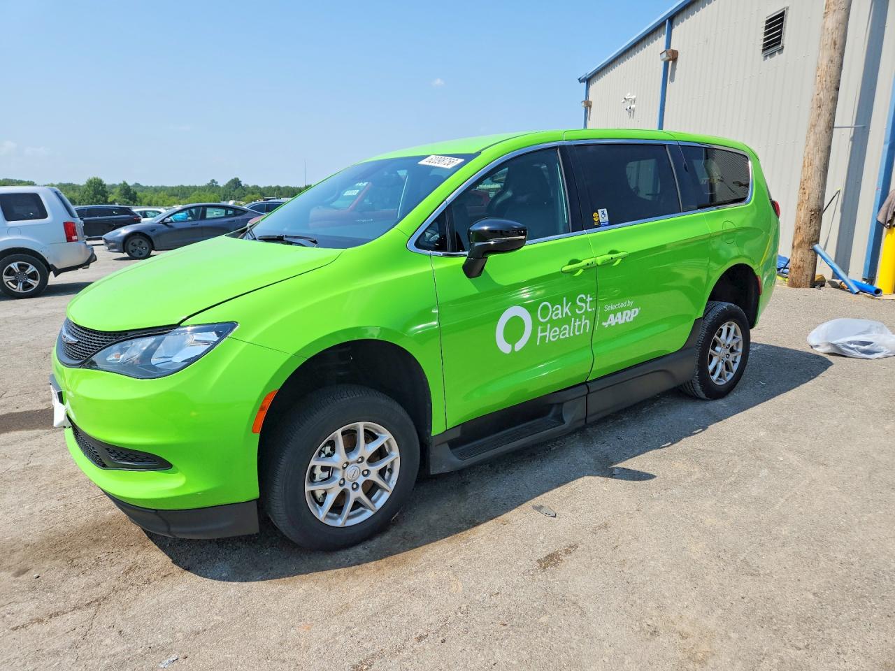 2025 CHRYSLER VOYAGER LX