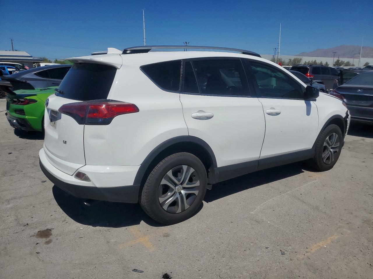 2018 TOYOTA RAV4 LE — снимка 3