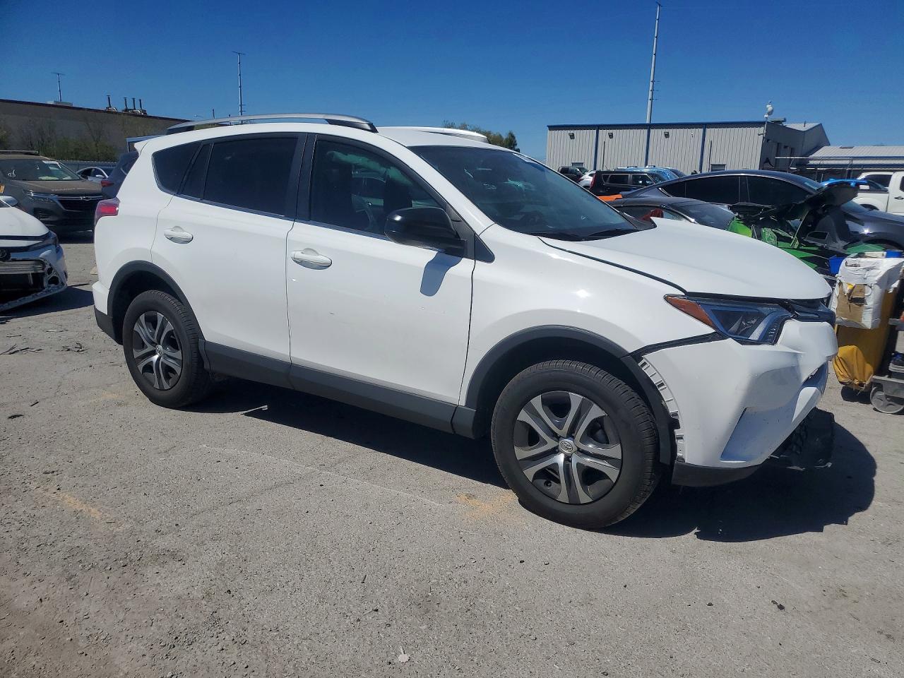 2018 TOYOTA RAV4 LE — снимка 4