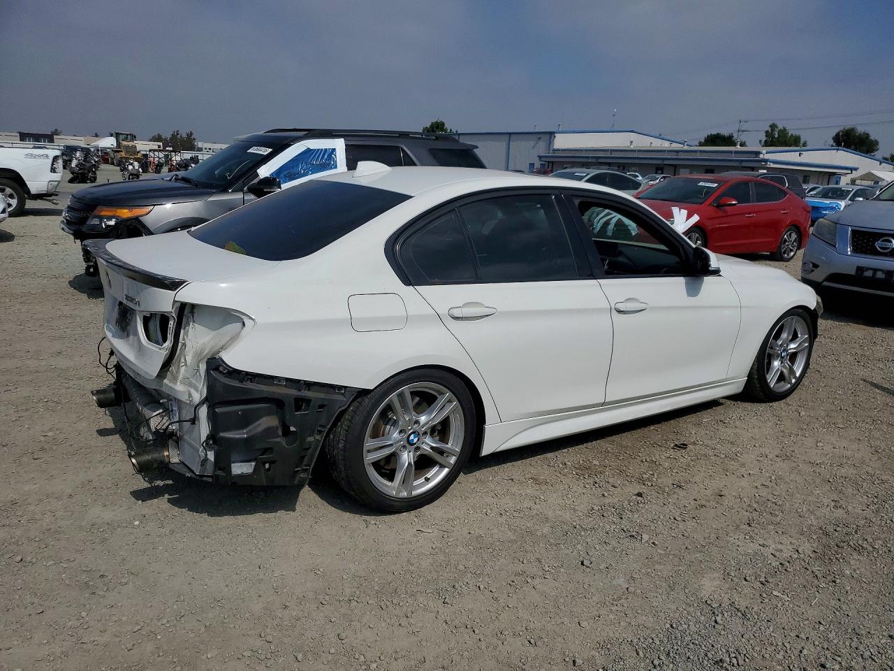 2017 BMW 330 I — снимка 3