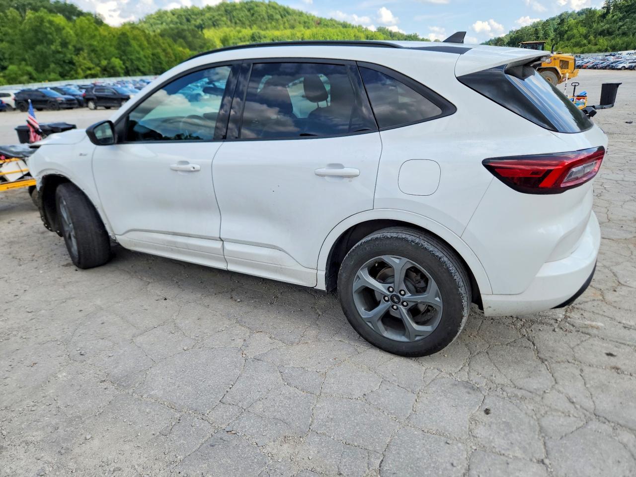 2023 FORD ESCAPE ST LINE — снимка 2