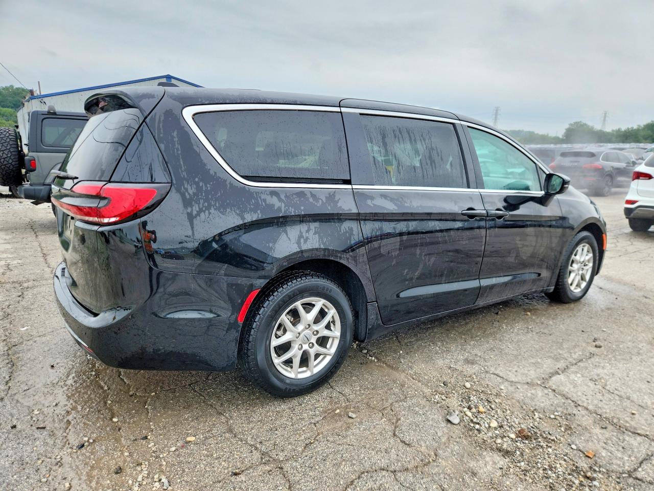 2024 CHRYSLER PACIFICA TOURING L — снимка 3