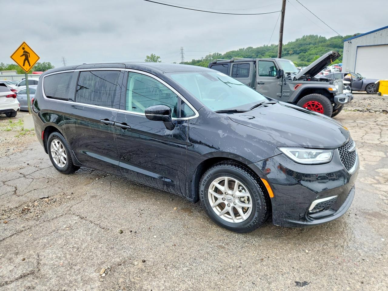 2024 CHRYSLER PACIFICA TOURING L — снимка 4