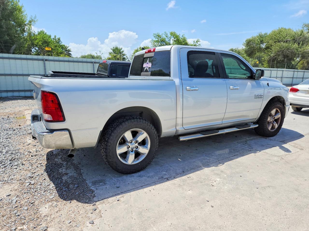 2017 RAM 1500 SLT — снимка 3