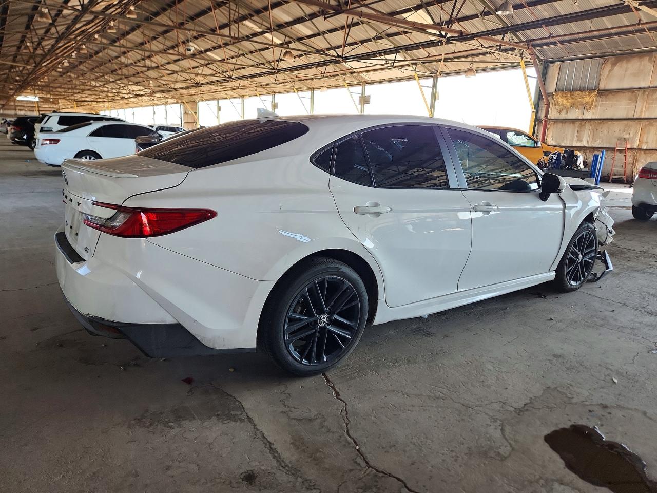 2025 TOYOTA CAMRY SE — снимка 3