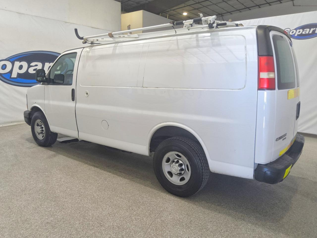 2016 CHEVROLET EXPRESS G2500 — снимка 2