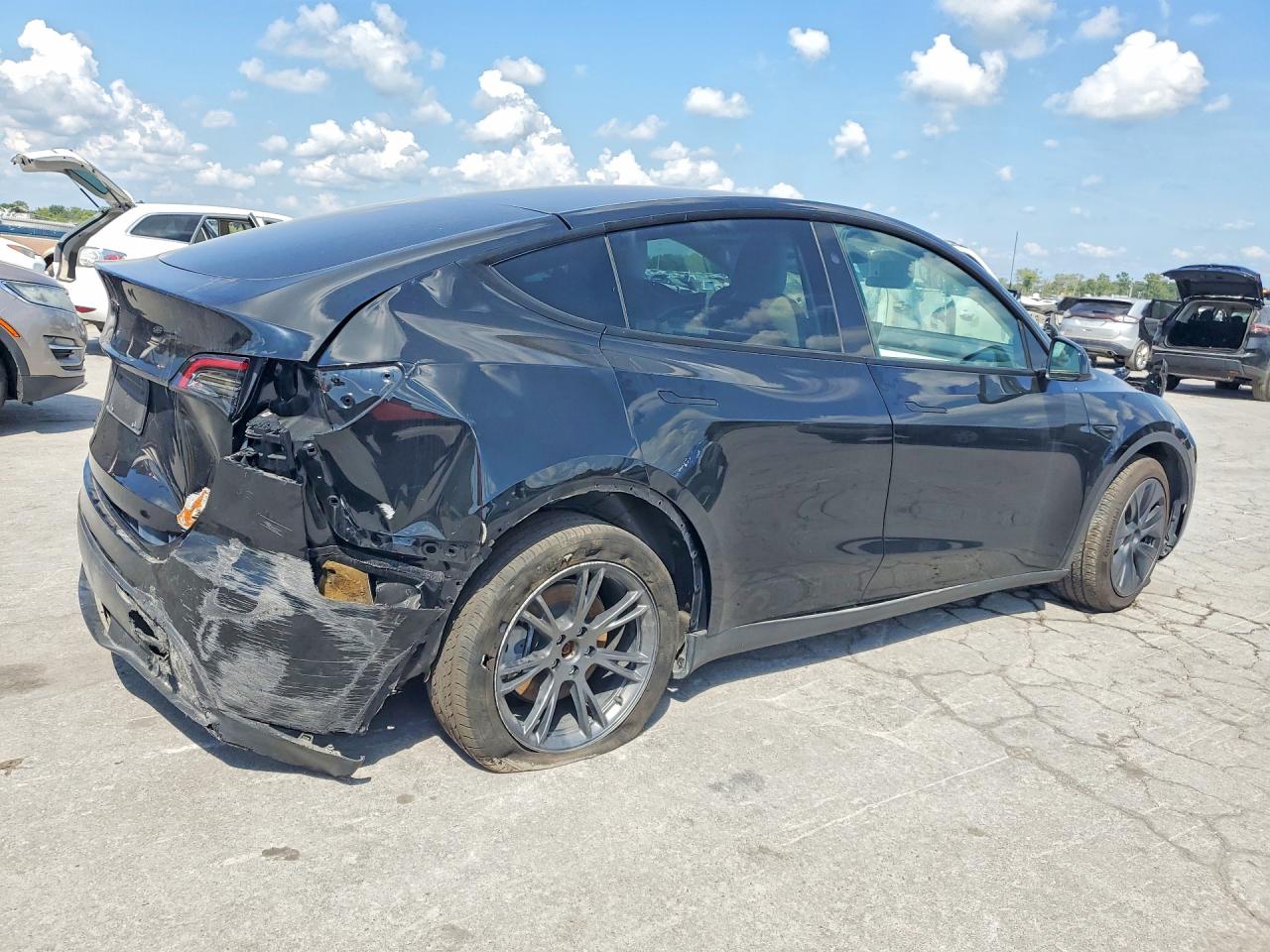 2024 TESLA MODEL Y — снимка 3