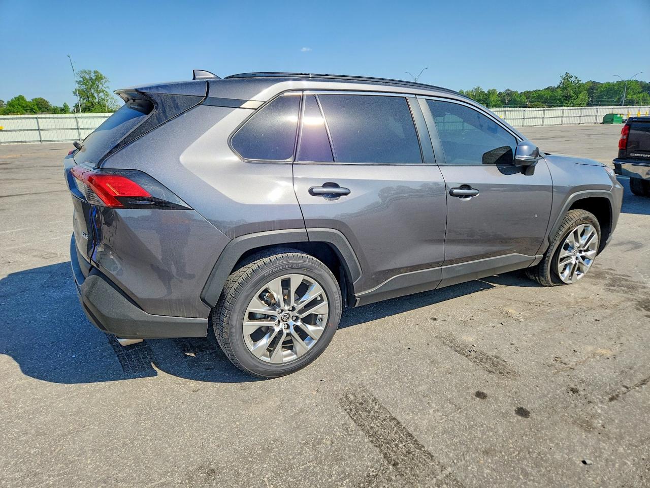 2021 TOYOTA RAV4 XLE PREMIUM — снимка 3