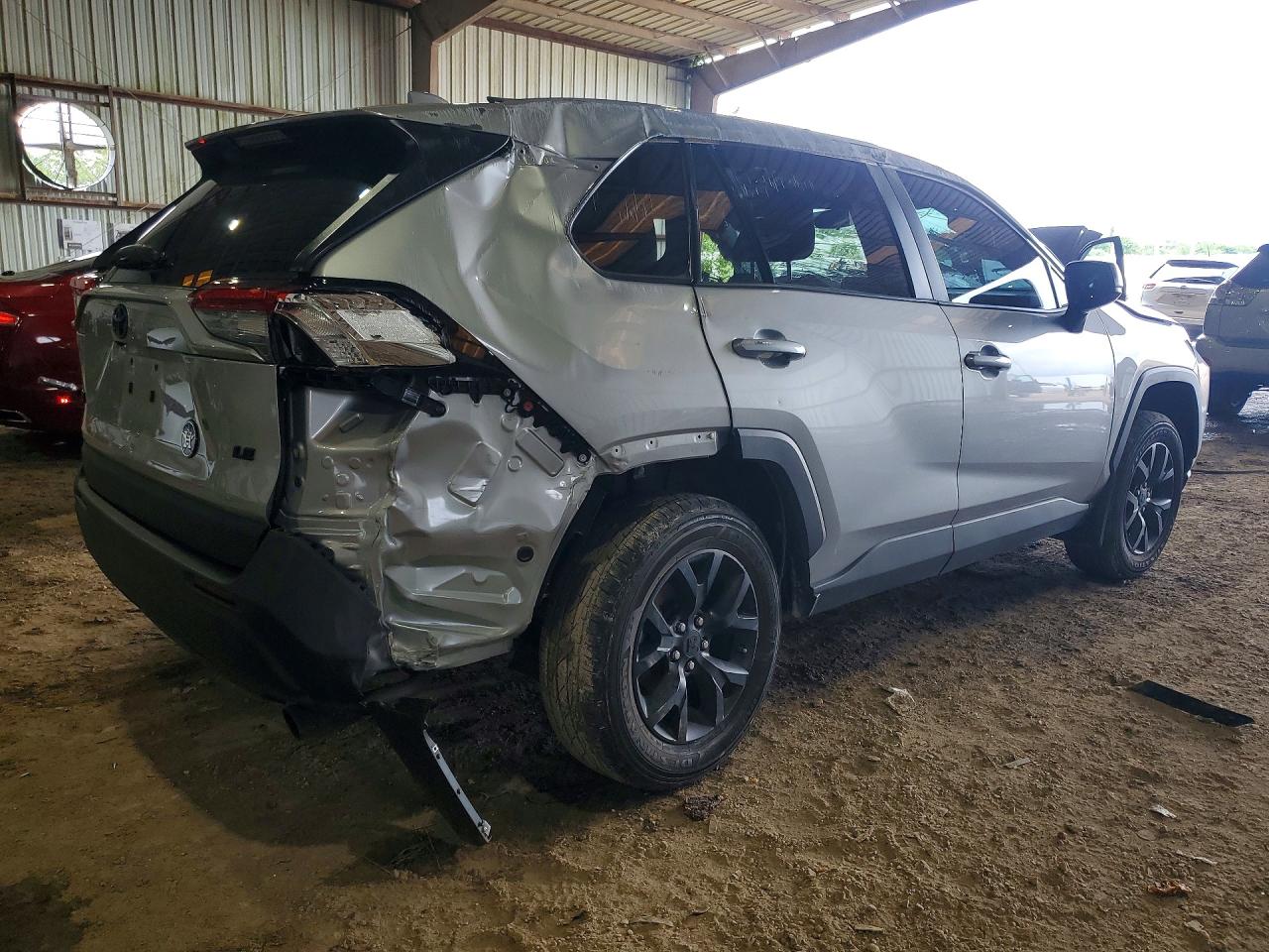 2025 TOYOTA RAV4 LE — снимка 3