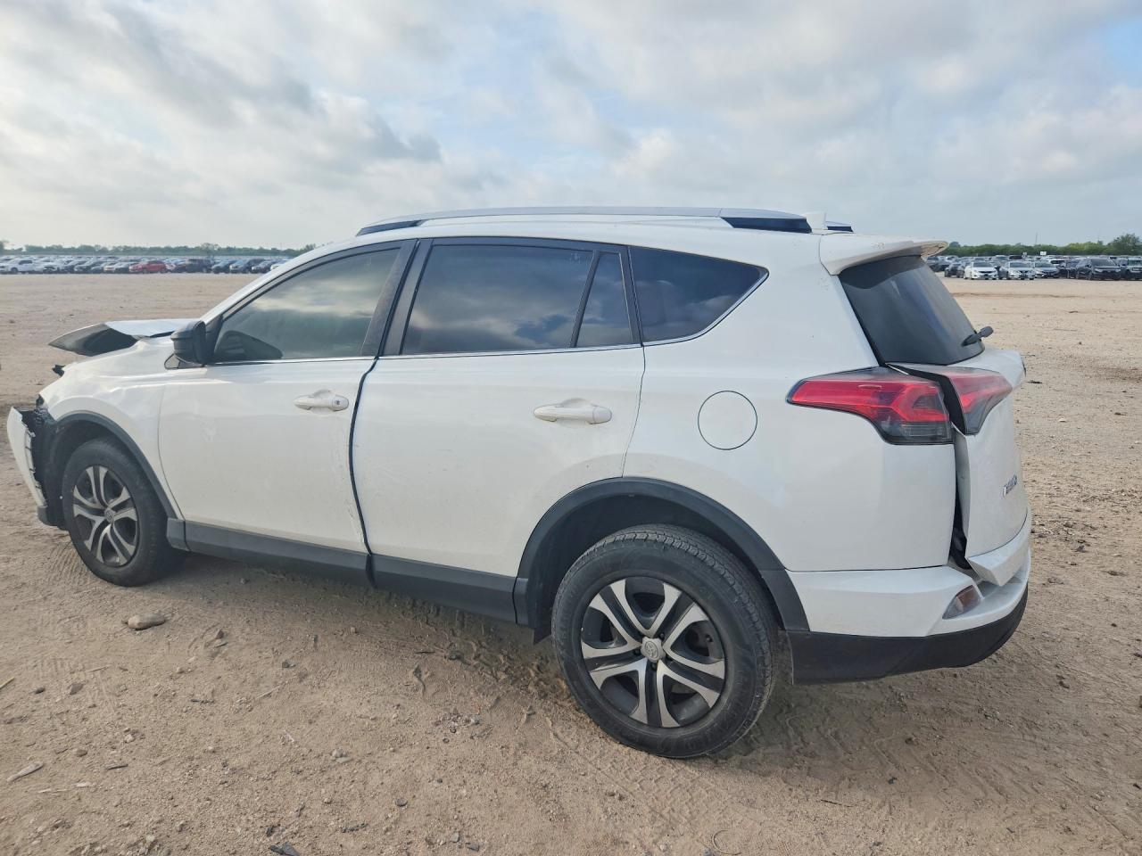 2016 TOYOTA RAV4 LE — снимка 2
