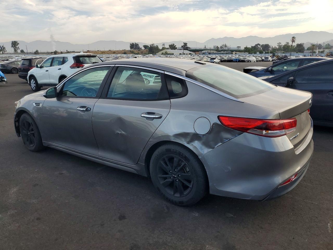 2016 KIA OPTIMA LX — снимка 2