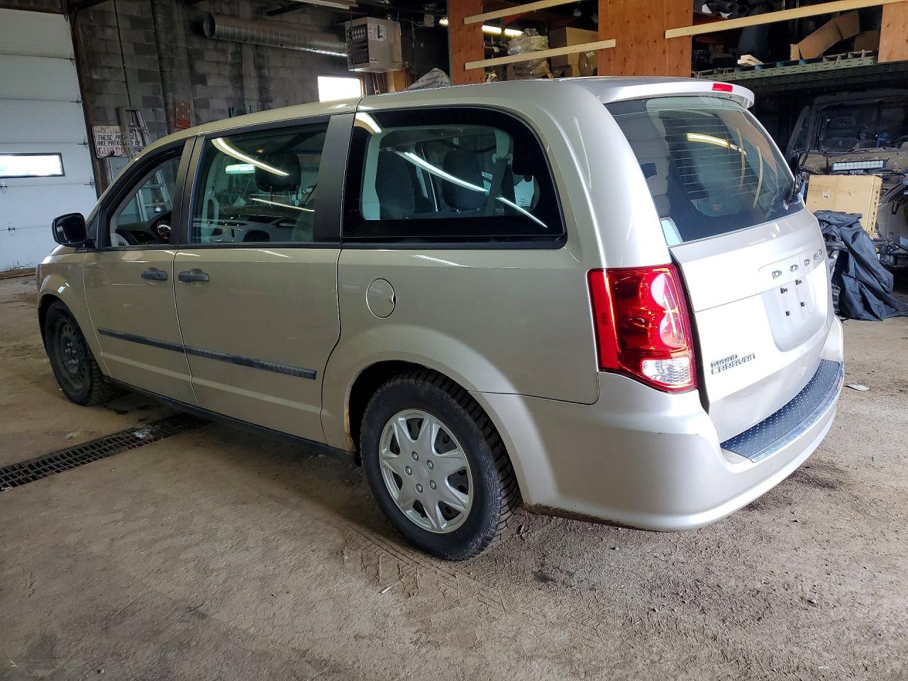 2015 DODGE GRAND CARAVAN SE — снимка 2