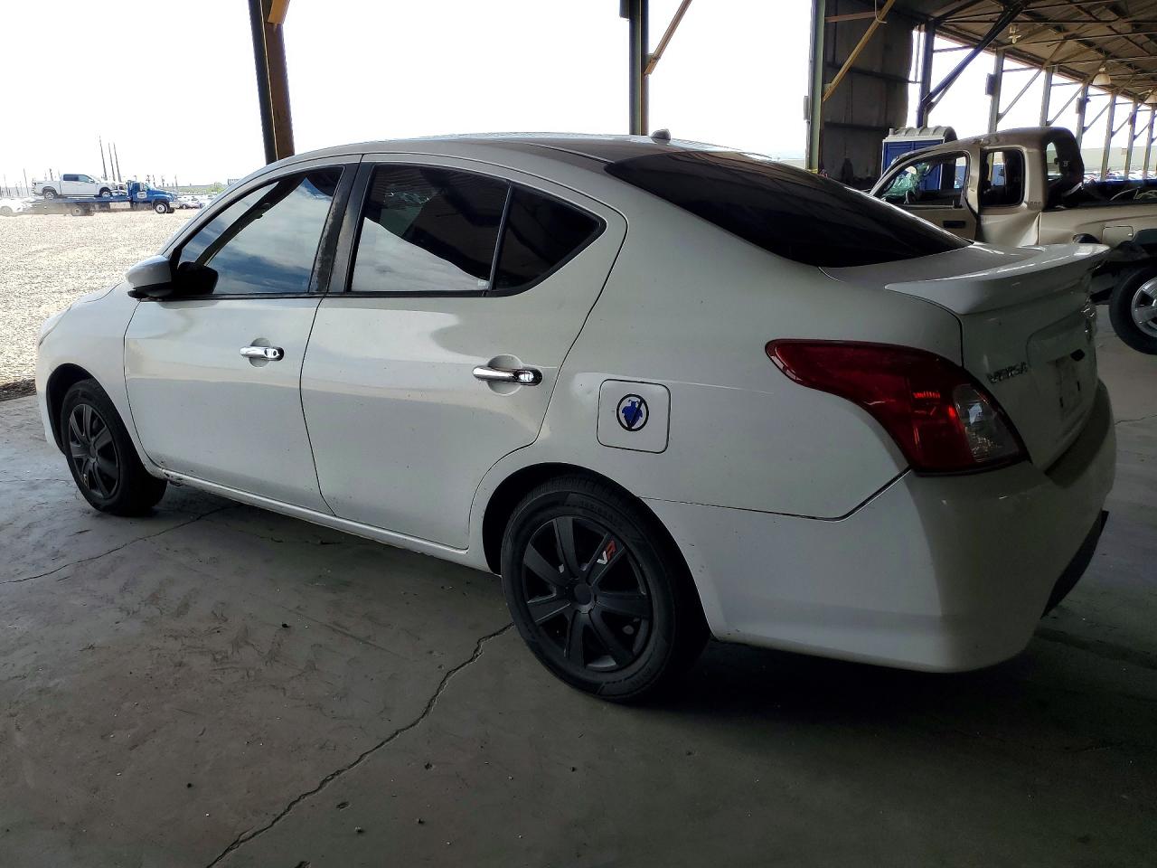 2017 NISSAN VERSA 1.6 SV — снимка 2
