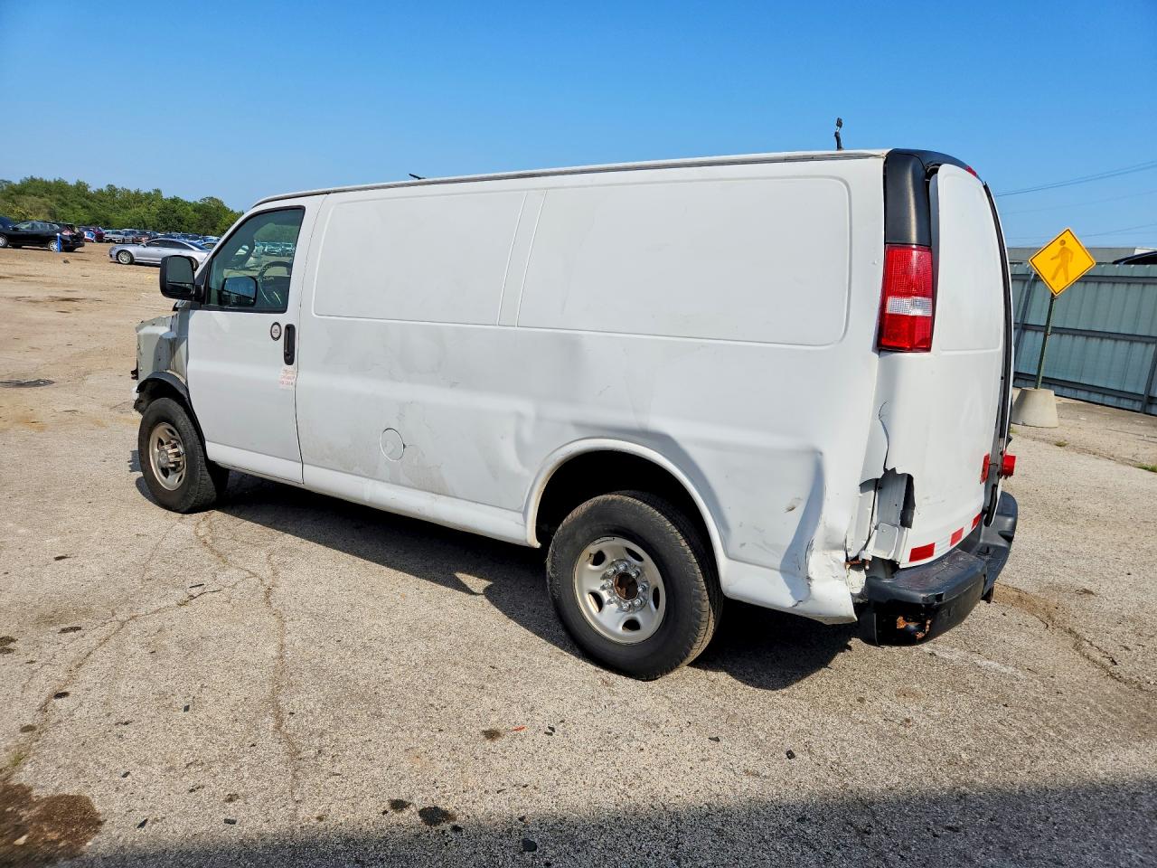 2017 CHEVROLET EXPRESS G2500 — снимка 2