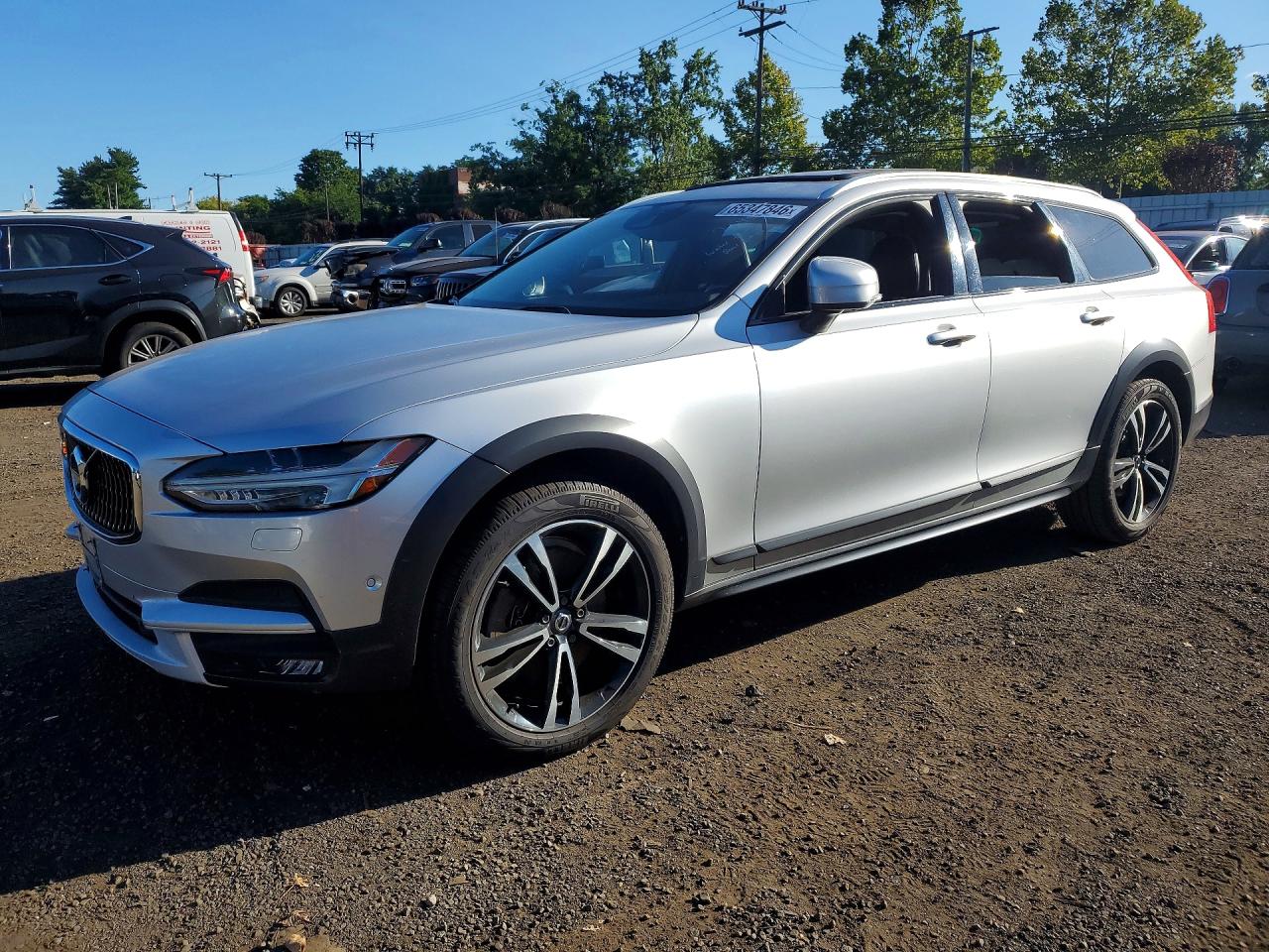 2018 VOLVO V90 CROSS COUNTRY T5 MOMENTUM