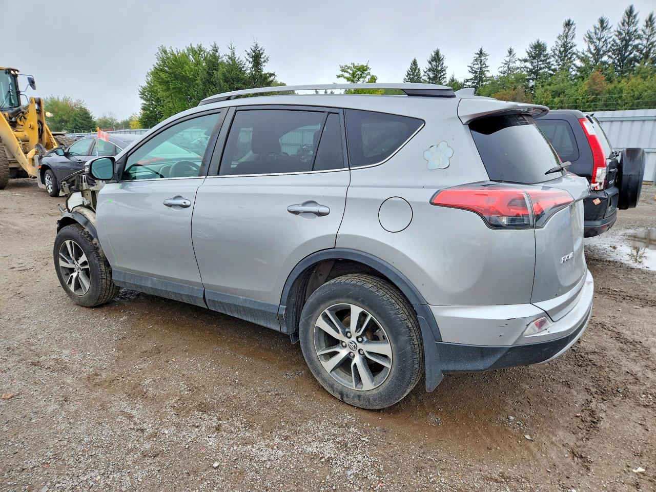2017 TOYOTA RAV4 XLE — снимка 2