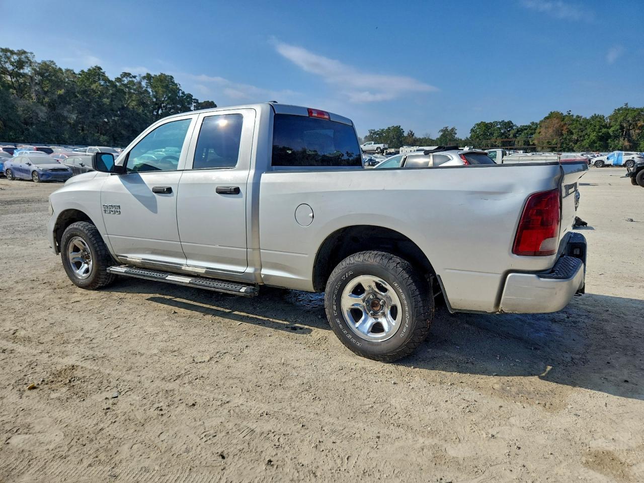 2017 RAM 1500 ST — снимка 2