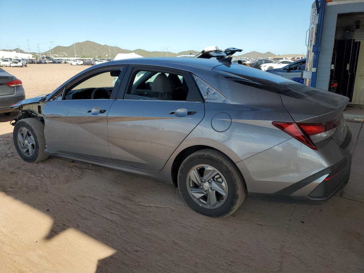 2025 HYUNDAI ELANTRA SE — снимка 2