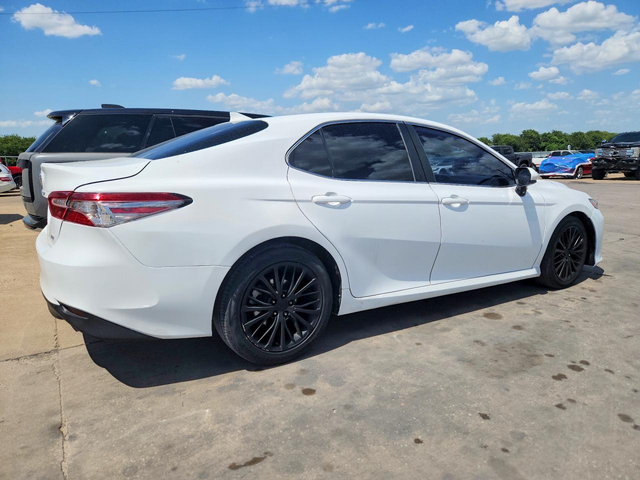 2019 TOYOTA CAMRY LE — снимка 3