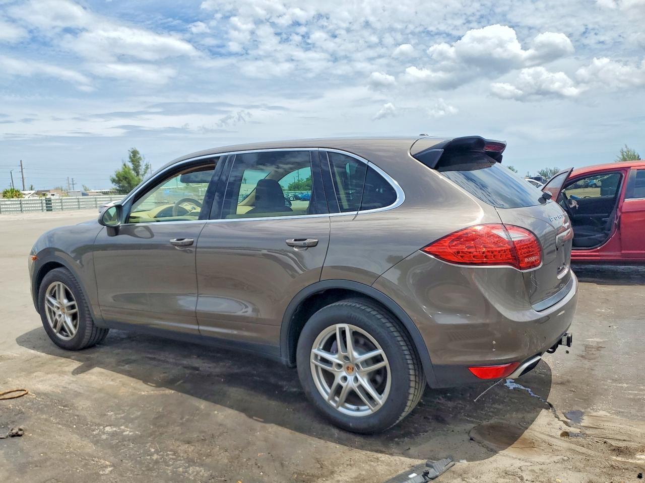 2014 PORSCHE CAYENNE — снимка 2