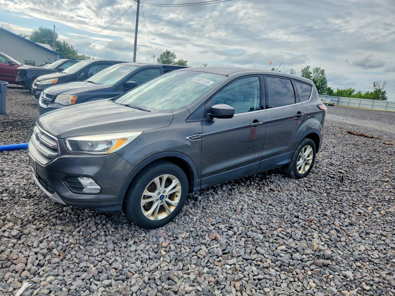 2017 FORD ESCAPE SE