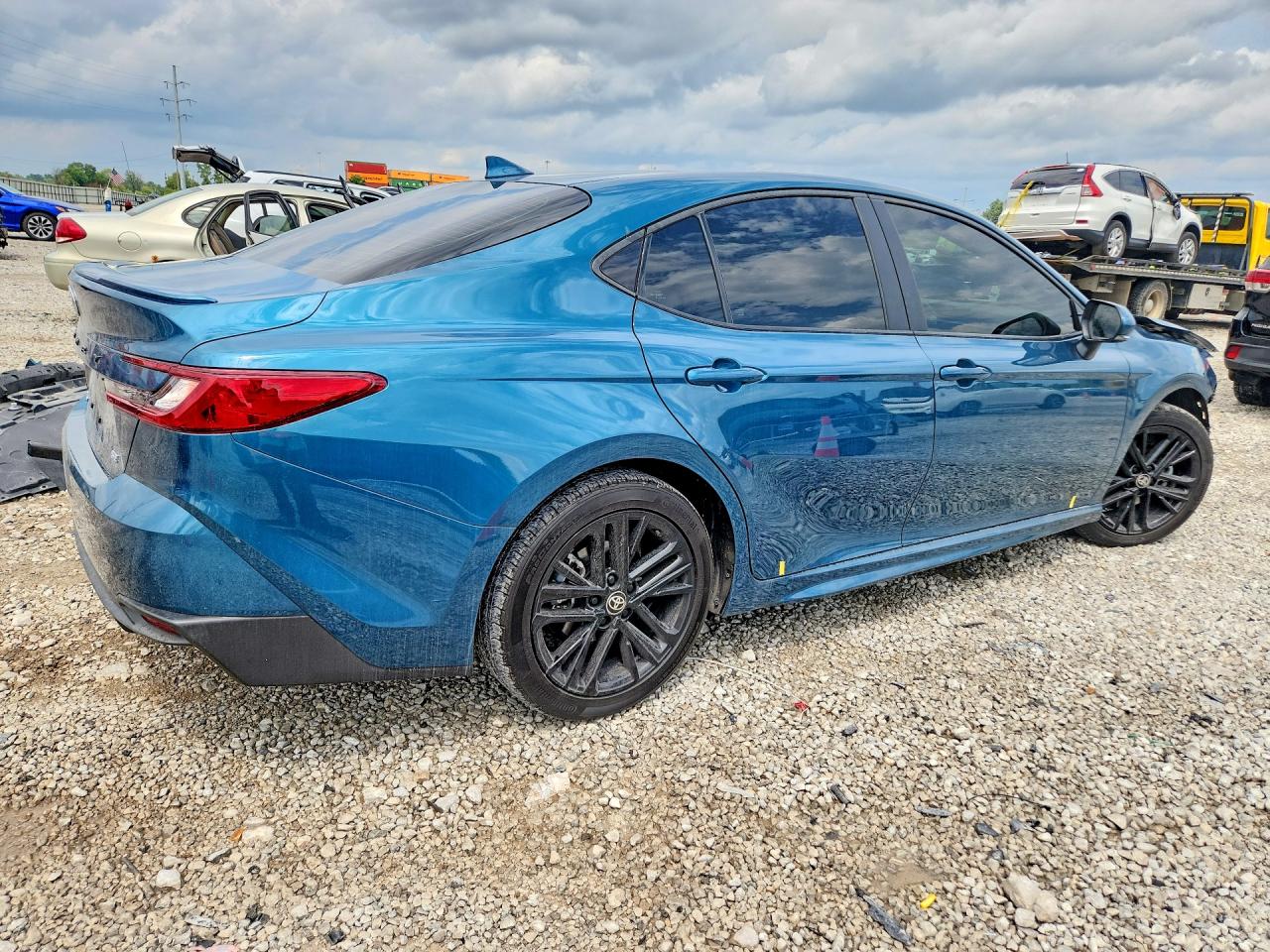 2025 TOYOTA CAMRY SE — снимка 3