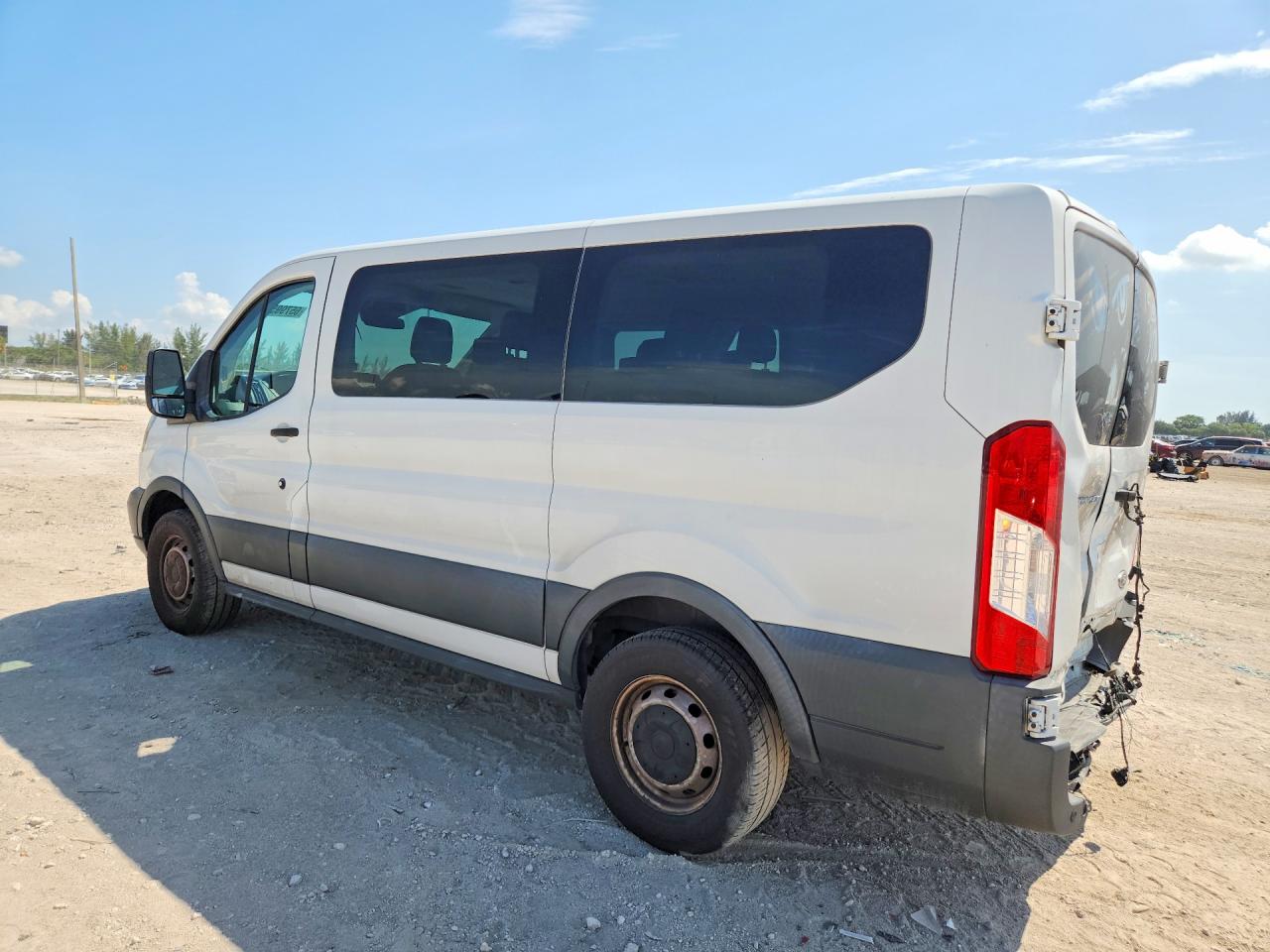 2016 FORD TRANSIT T-150 — снимка 2