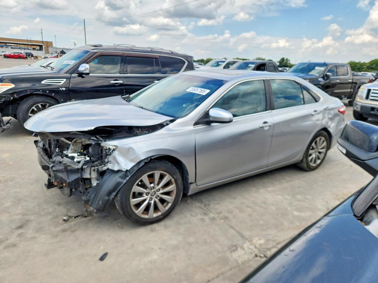 2015 TOYOTA CAMRY XLE