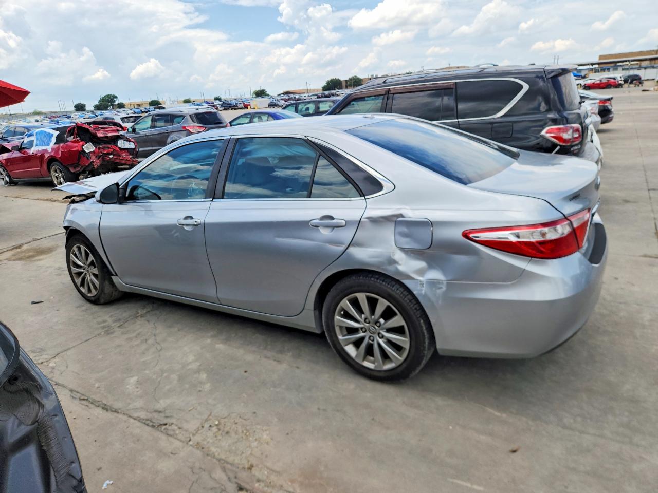 2015 TOYOTA CAMRY XLE — снимка 2