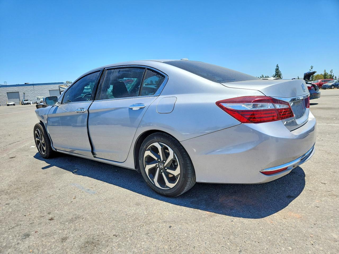 2017 HONDA ACCORD EX — снимка 2
