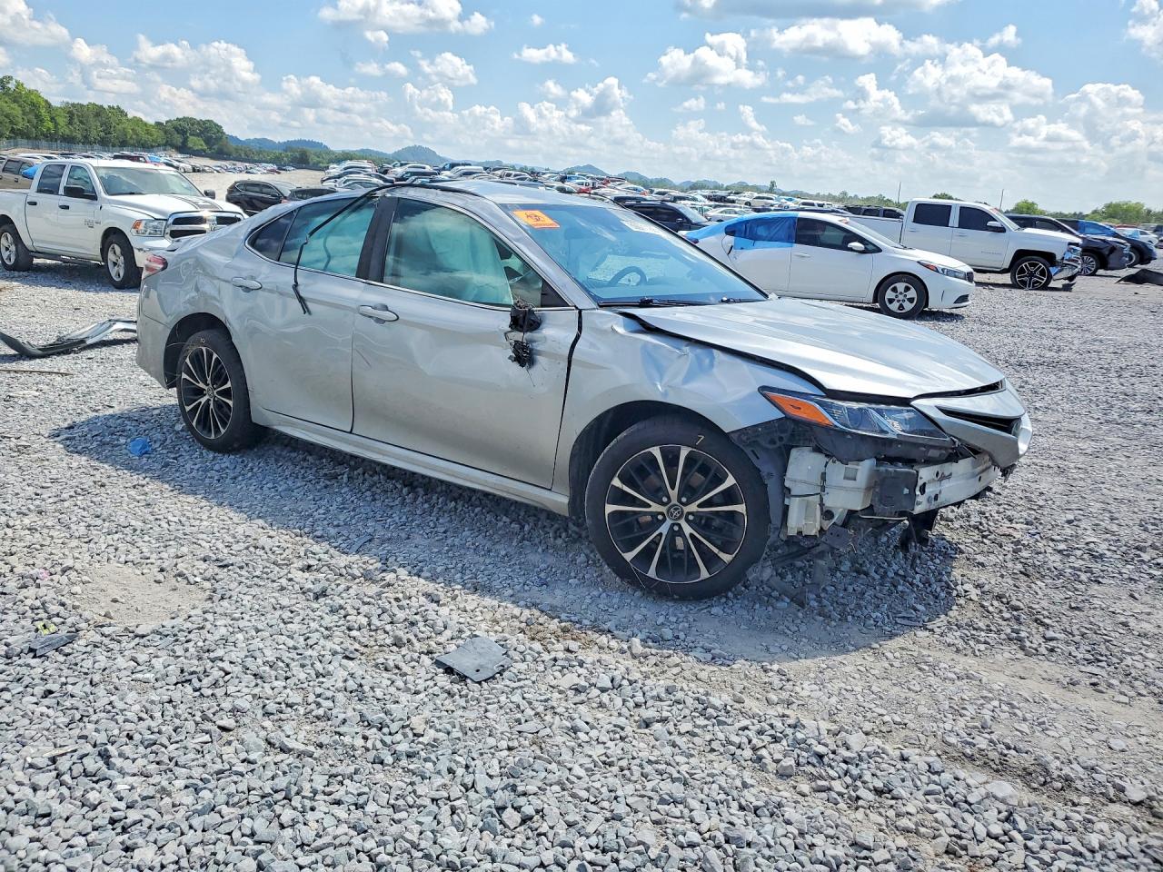 2020 TOYOTA CAMRY SE — снимка 4