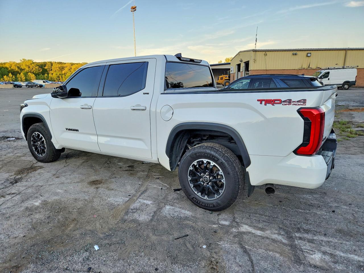 2024 TOYOTA TUNDRA SR5 — снимка 2
