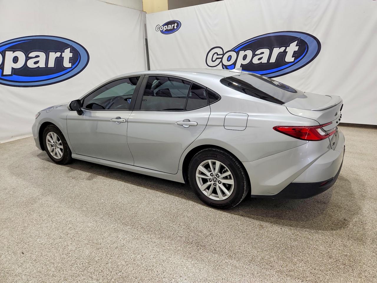 2025 TOYOTA CAMRY LE — снимка 2