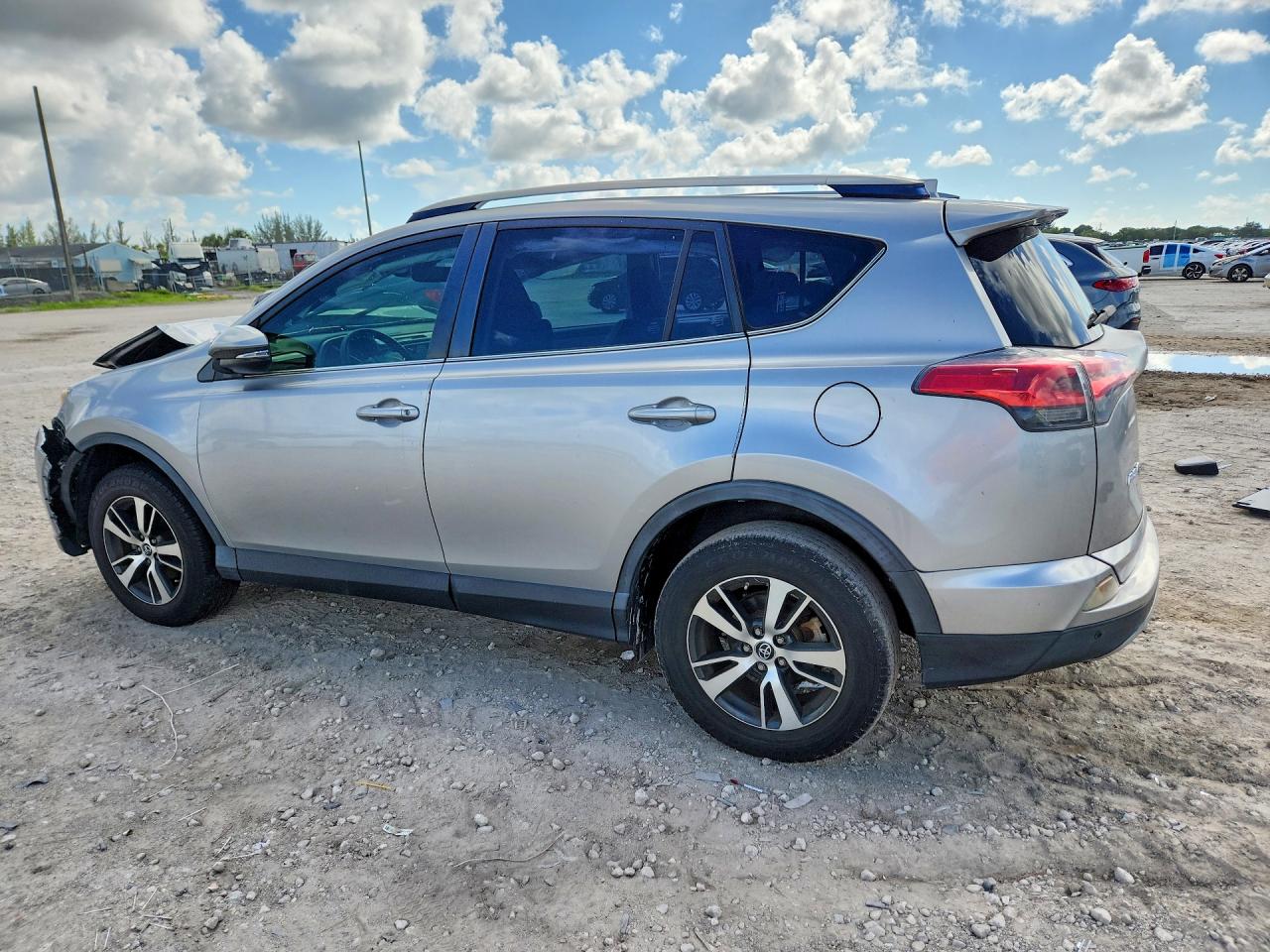 2018 TOYOTA RAV4 XLE — снимка 2
