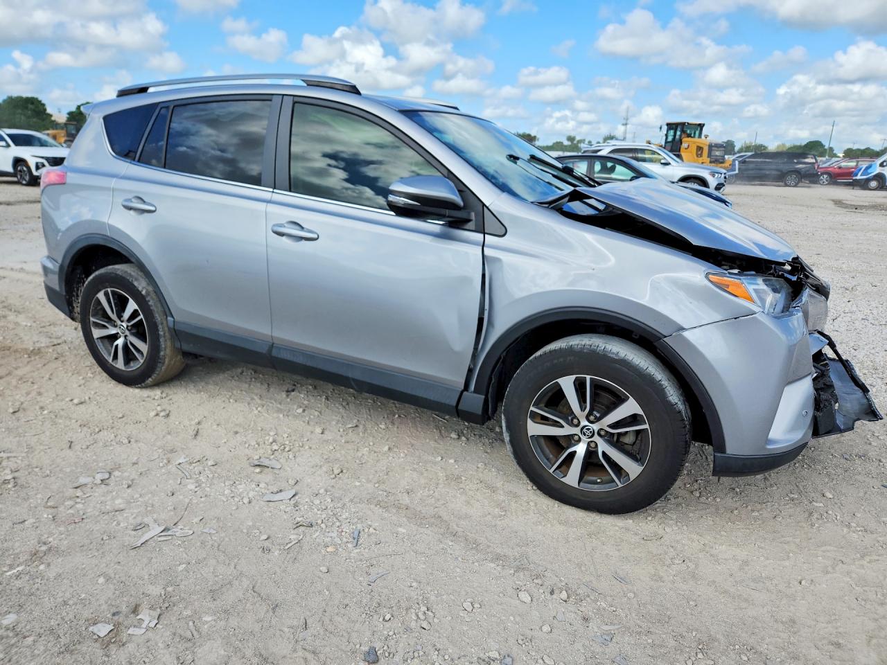 2018 TOYOTA RAV4 XLE — снимка 4